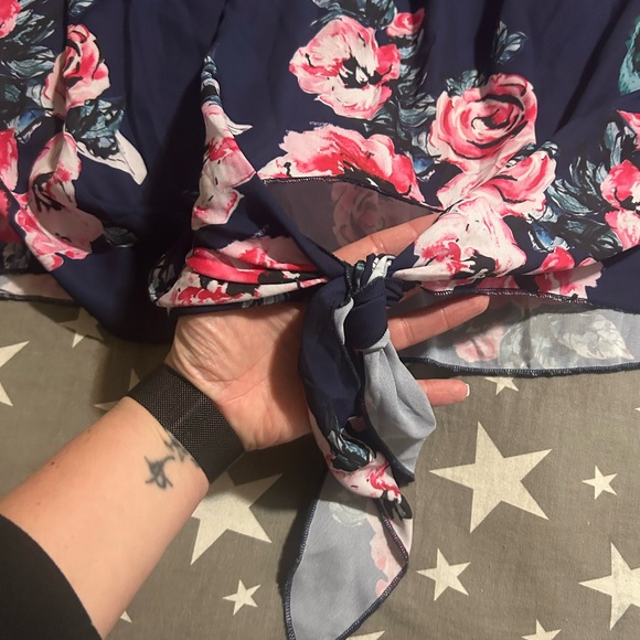 Dark blue and pink floral off the shoulders short sleeve top. - Picture 2 of 5